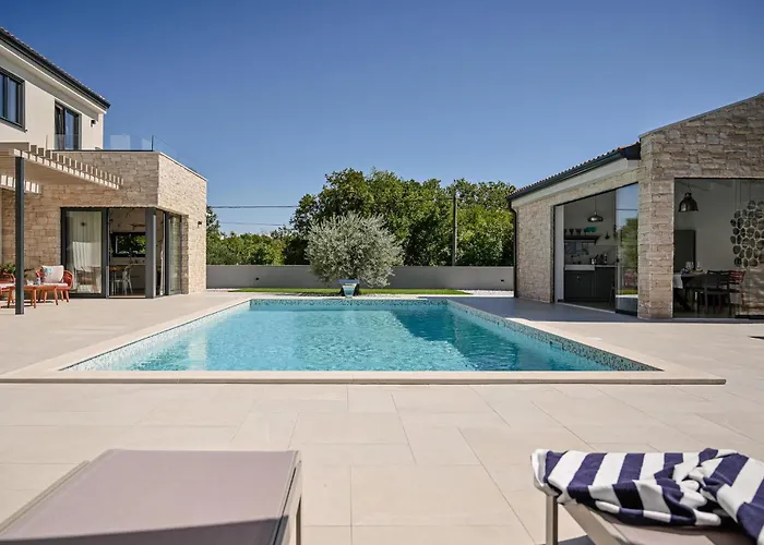 Holiday home Luxurious In Kras